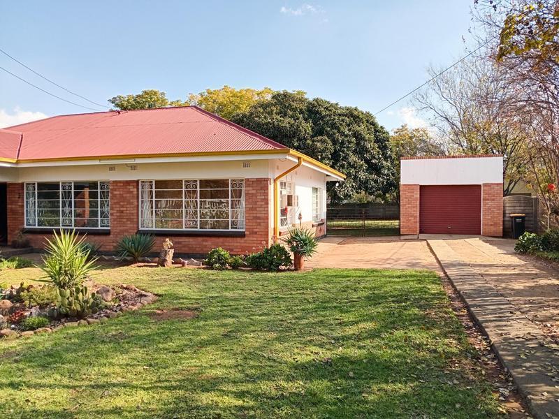 House 2521-ref-559 for Sale in Three Rivers, Vereeniging in Vereeniging - Image 1