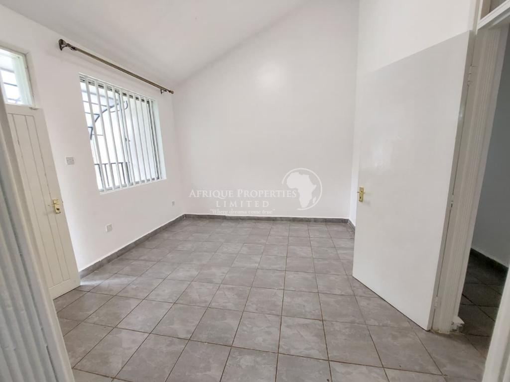 4 Bedroom All Ensuite House+DSQ And Guestwing For Rent In Nyari in Kenya - Image 9