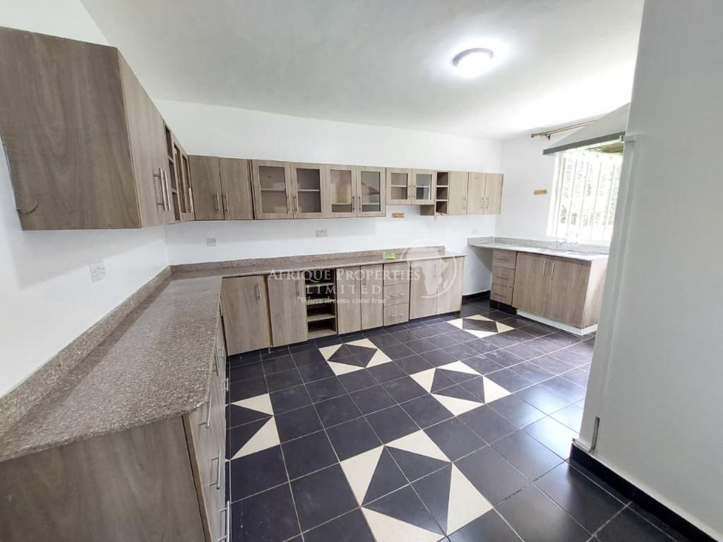 4 Bedroom All Ensuite House+DSQ And Guestwing For Rent In Nyari in Kenya - Image 4