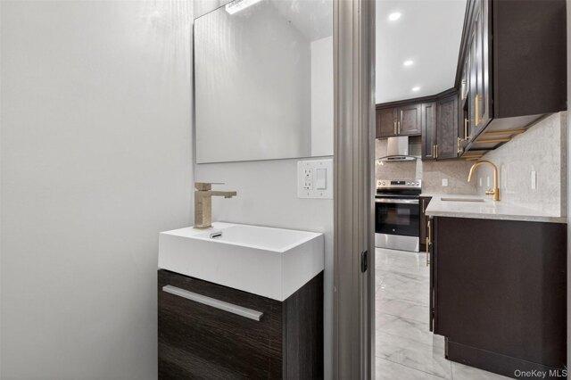 Poplar St, Newburgh, Home For Rent in Ramapo - Image 1