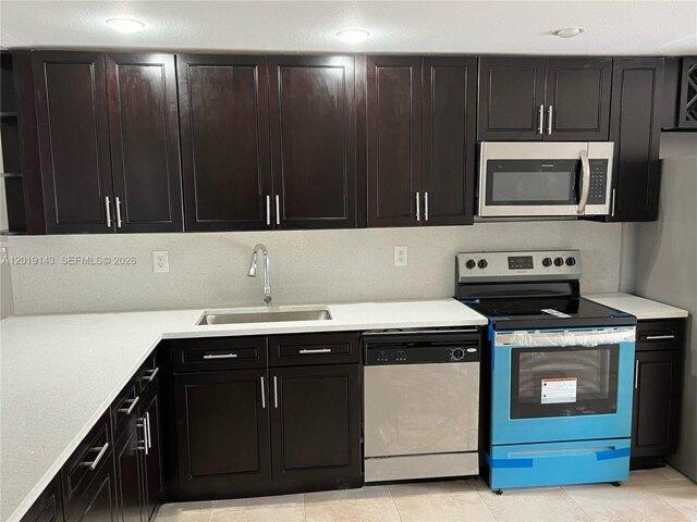 Gladiator Cir, Greenacres, Condo For Rent in Boynton Beach - Image 1