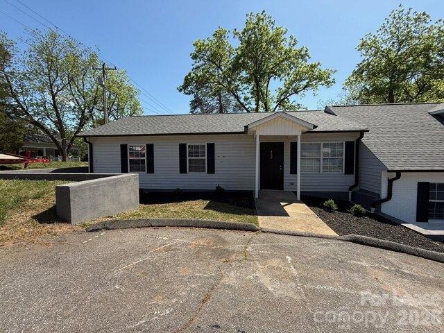 Th Ave Ne, Hickory, Home For Rent in Gastonia - Image 1