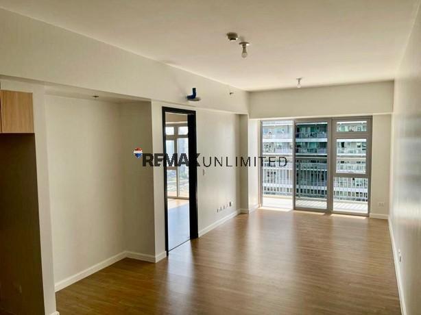 Park Triangle Residences For Sale in Bayanan - Image 2