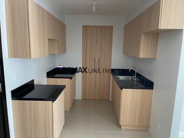 Park Triangle Residences For Sale in Bayanan - Image 6