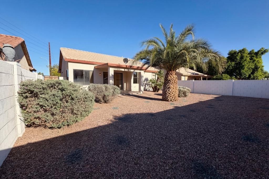 Beautiful 3BR/2BA Home for Rent – Move-In Ready in Phoenix - Image 5