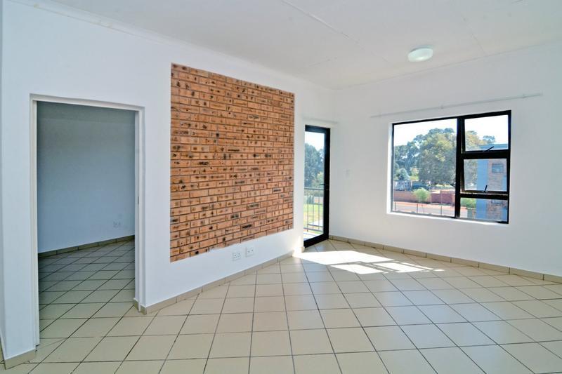 Apartment / Flat 2896-ref-157 for Rent in Princess, Roodepoort in Randfontein - Image 1