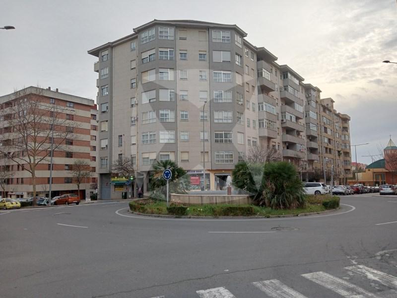 APARTAMENTO DE DOS DORMIRTORIOS, ZONA VIVERO. en Cáceres - Imagen 1