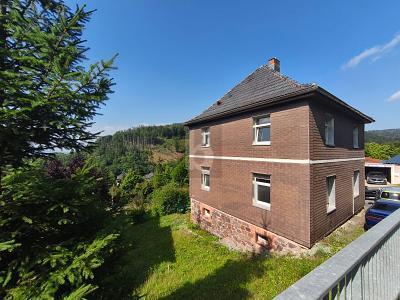 MEHRGENERATIONEN MIT RUHE UND PANORAMA in Sonneberg - Bild 1