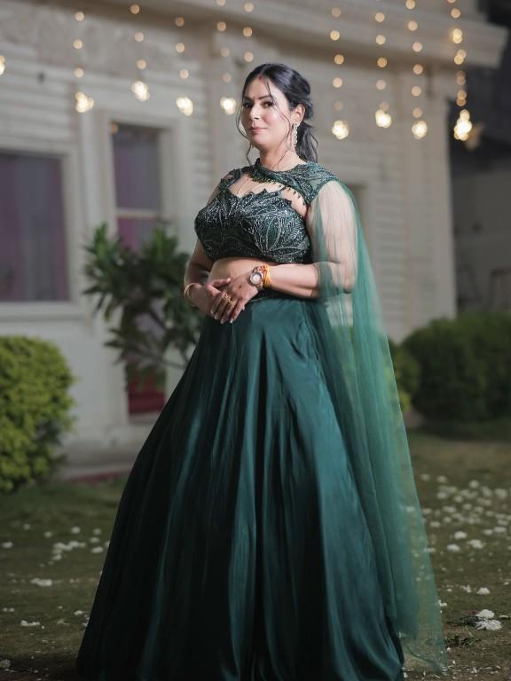 DressUp Era - Rent Your Design Outfits in Vaishali Nagar - Image 6