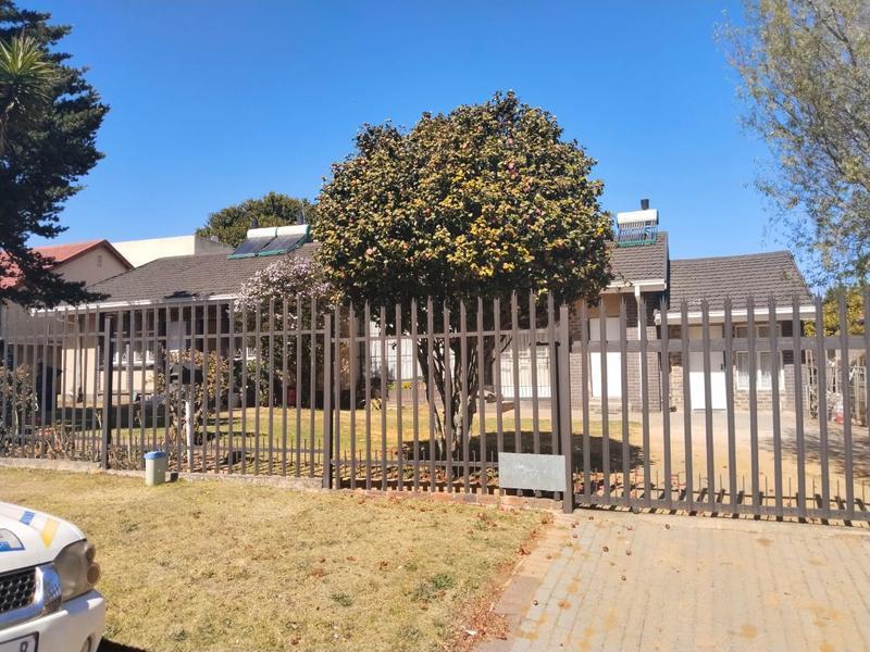 Commercial 1599-ref-3513 for Sale in Kempton Park, Kempton Park in Kempton Park - Image 1