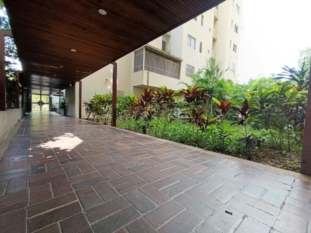 APARTAMENTO - LA URBINA - 119 Mts2 en Venezuela - Imagen 2