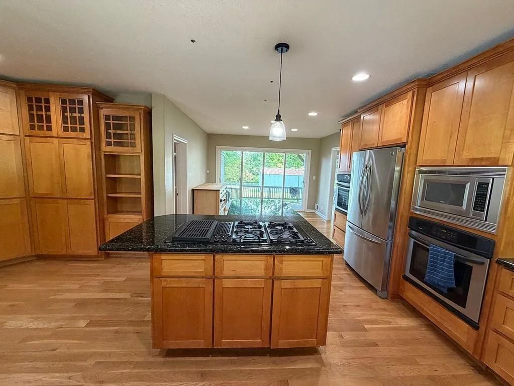BEAUTIFUL HOME FOR RENT IN THE HEART OF SALEM,PLENTY OF SPACE in Salem - Image 6