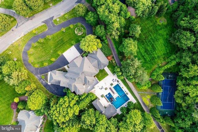 Nicholas Run Dr, Great Falls, Home For Rent in Reston - Image 1