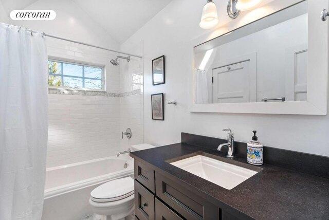 Beach Ln, Westhampton Beach, Home For Rent in Westhampton beach - Image 1