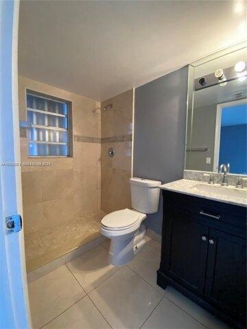 W Th St Apt M, Hialeah, Condo For Rent in Hialeah - Image 1