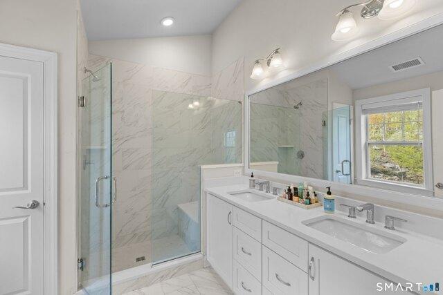 Hunting Ridge Ln, Bethel, Home For Rent in Danbury - Image 1