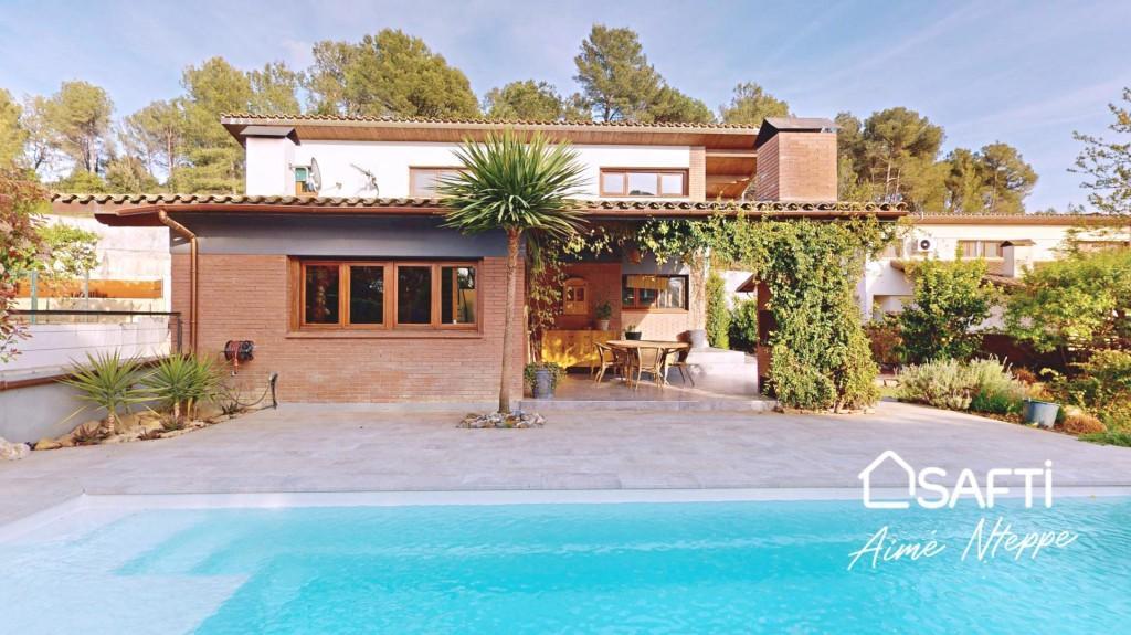 CHALET ATEMPORAL - FUSIÓN MODERNO-RUSTICO en Banyoles - Imagen 1