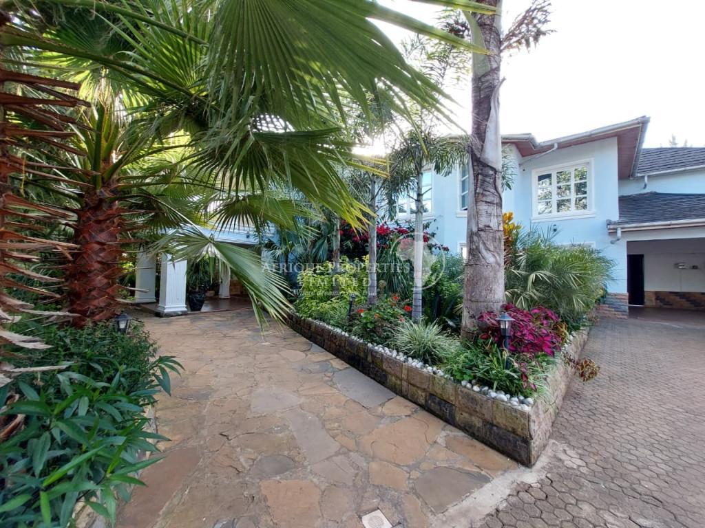 6 Bedroom Luxury Mansion With 2 DSQS For Rent In Runda in Kenya - Image 1