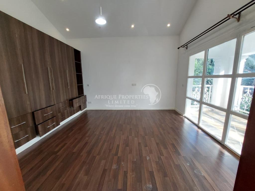 6 Bedroom Luxury Mansion With 2 DSQS For Rent In Runda in Kenya - Image 7