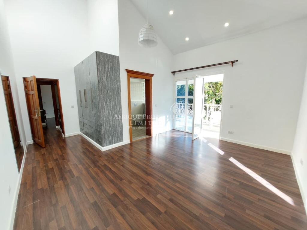 6 Bedroom Luxury Mansion With 2 DSQS For Rent In Runda in Kenya - Image 10