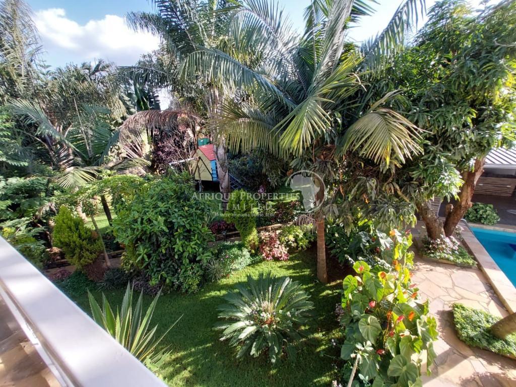 6 Bedroom Luxury Mansion With 2 DSQS For Rent In Runda in Kenya - Image 19