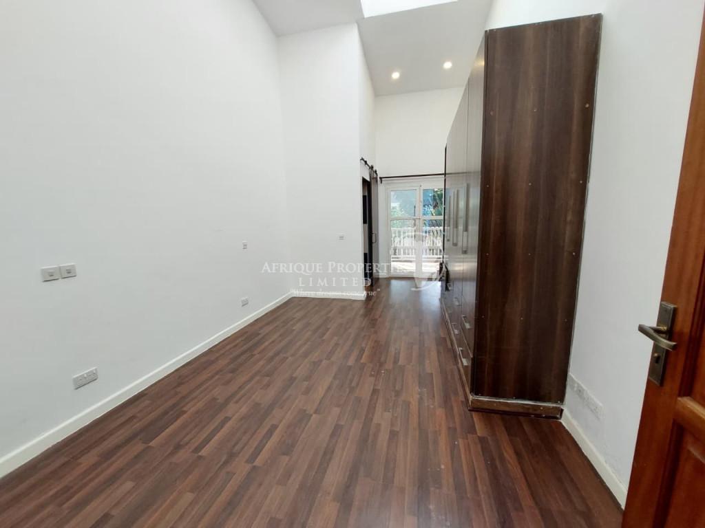 6 Bedroom Luxury Mansion With 2 DSQS For Rent In Runda in Kenya - Image 11