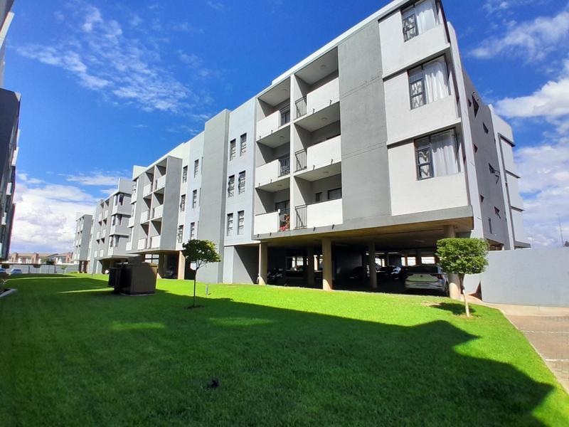 Apartment / Flat 1392-ref-9332 for Rent in Raslouw, Centurion in Pretoria - Image 1