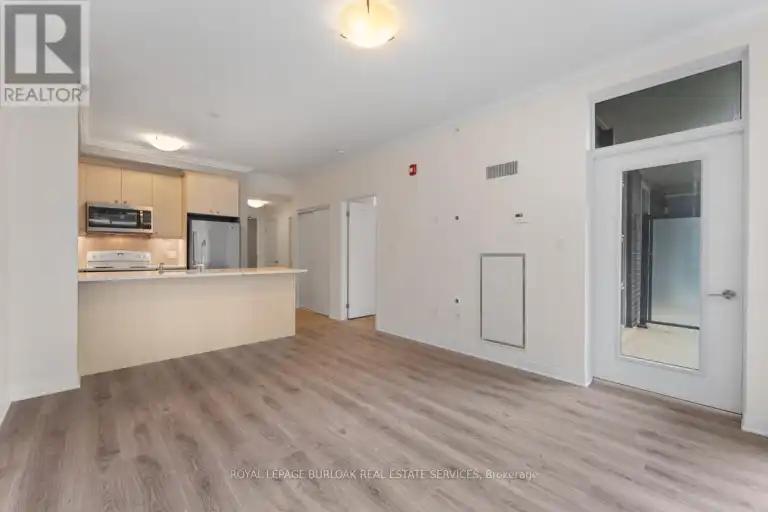 213 - 10 CONCORD PLACE in Grimsby - Image 1