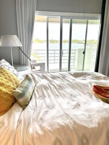 N Lake Dr, Lantana, Condo For Rent in Boynton Beach - Image 1