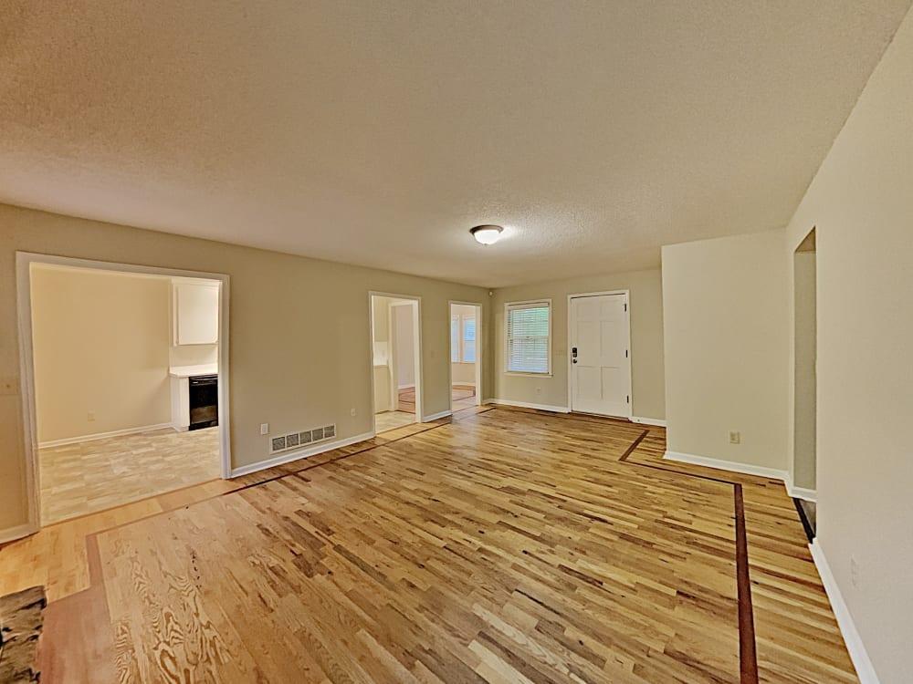 Beautiful Single Family Home Available For Rent in Atlanta - Image 2