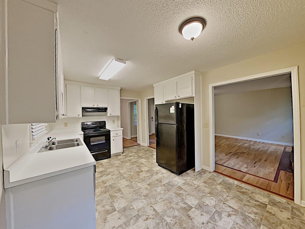Beautiful Single Family Home Available For Rent in Atlanta - Image 3