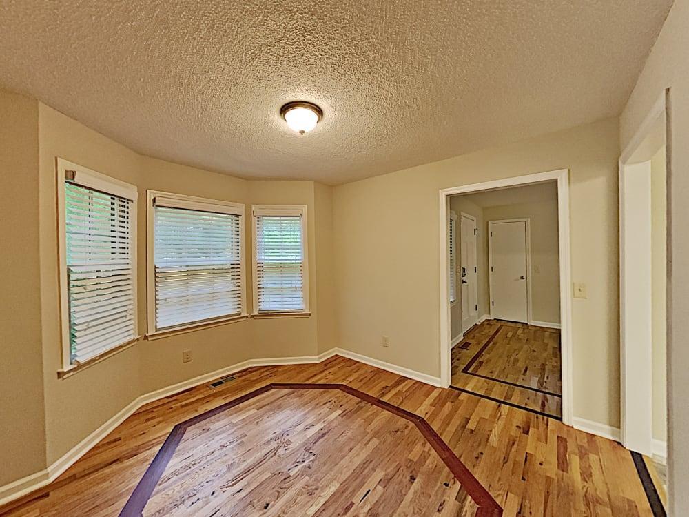 Beautiful Single Family Home Available For Rent in Atlanta - Image 7