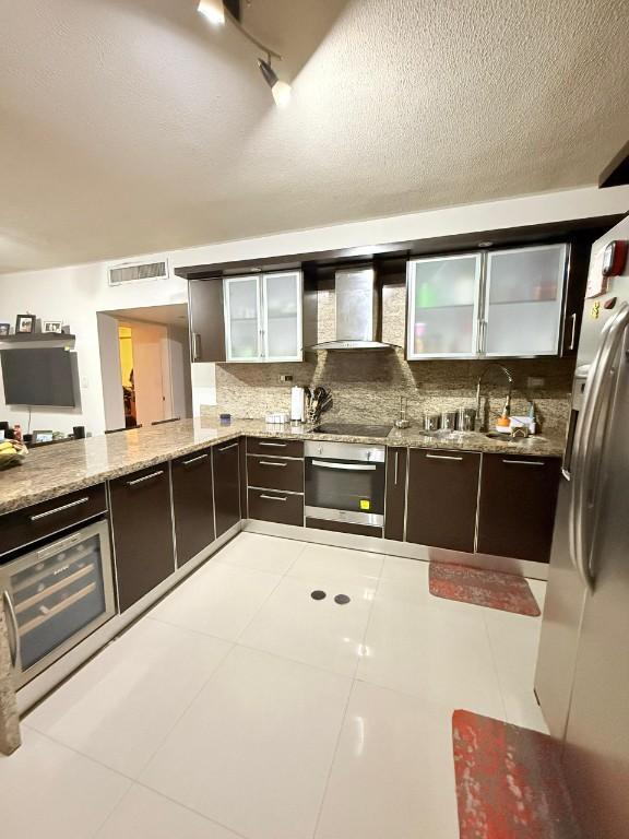 EN VENTA APARTAMENTO EN C.R BAHIA REAL en Venezuela - Imagen 7