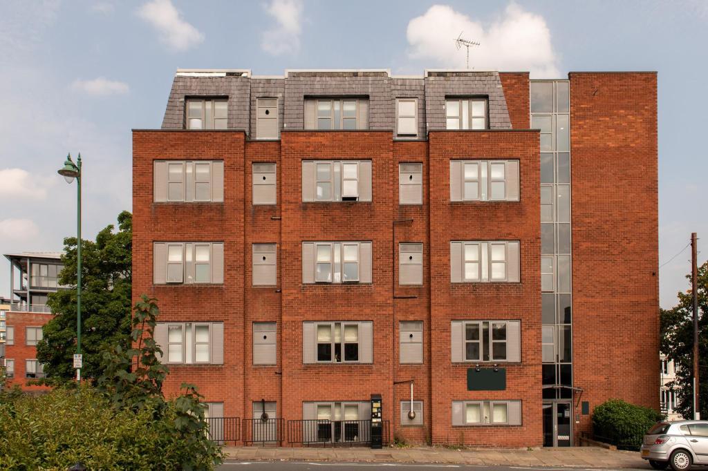 SACO Nottingham – The Ropewalk in United States - Image 1