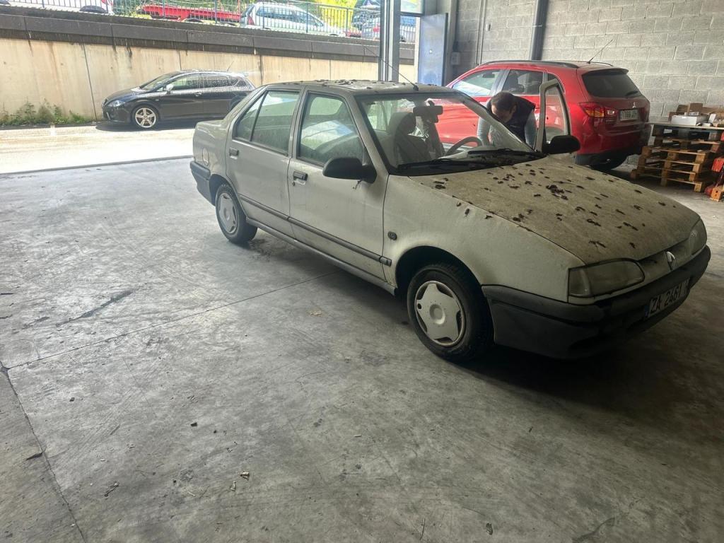 Renault R19 . en Durango - Imagen 1