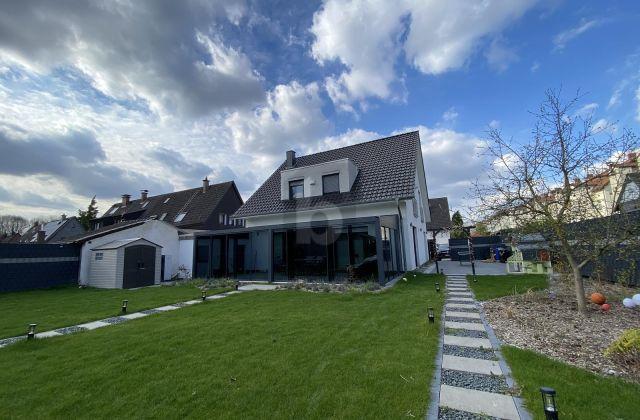 ALLEINSTEHENDER FAMILIENTRAUM MIT GARTEN in Marl - Bild 1