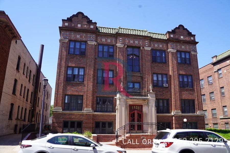 AWESOME STUDIO CONDO IN MINNEAPOLIS! in Minneapolis - Image 1