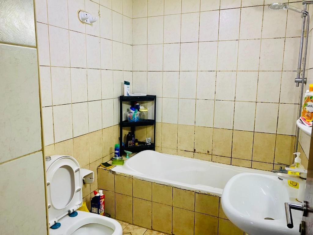 Male Executive Bedspace Available for Rent - X10 England Cluster in United Arab Emirates - Image 5