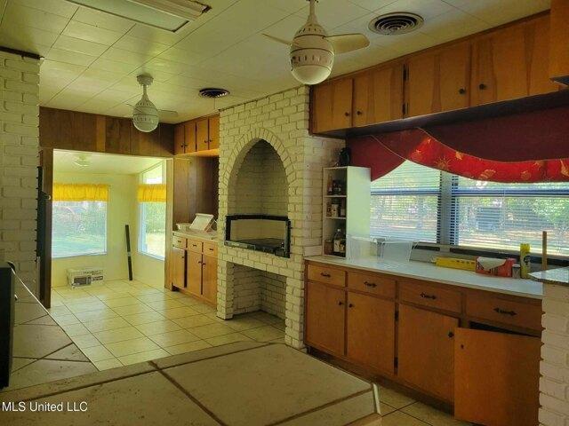 Washington Ave, Ocean Springs, Home For Rent in Gulfport - Image 1