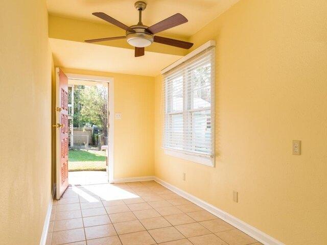 Winnie St, Galveston, Home For Rent in Galveston - Image 1