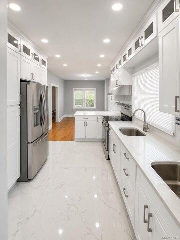 Hewlett Ave, Hewlett, Home For Rent in Long Beach - Image 1