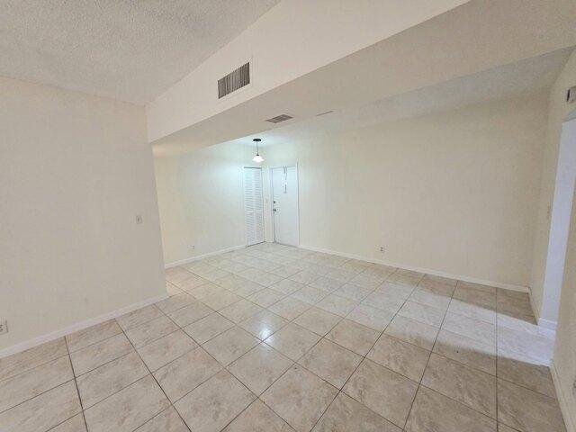 Nw Th St Apt,boca Raton, Condo For Rent in Boca Raton - Image 1