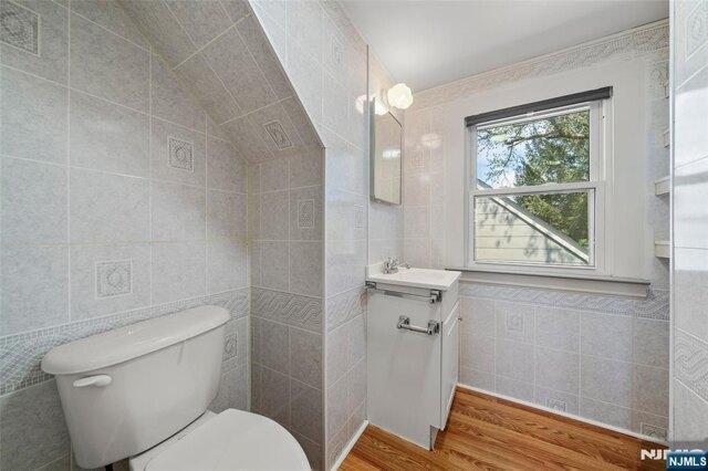 Wolcott Rd, Dumont, Home For Sale in Yonkers - Image 1