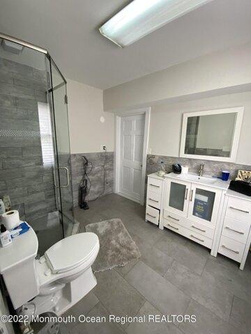 Lake Ave, Oakhurst, Home For Rent in Middletown - Image 1