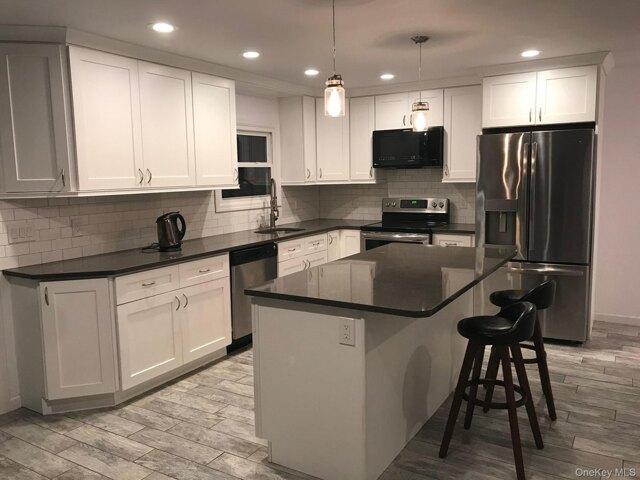 Gamay Ct, Commack, Home For Rent in Smithtown - Image 1