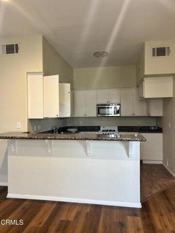 Loma Vista Rd Ste,ventura, Home For Rent in Ventura - Image 1