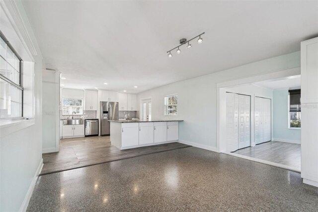 Bayou Grande Blvd Ne, Saint Petersburg, Home For Rent in Pinellas Park - Image 1