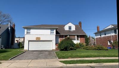 Judith Ln in Levittown - Image 1