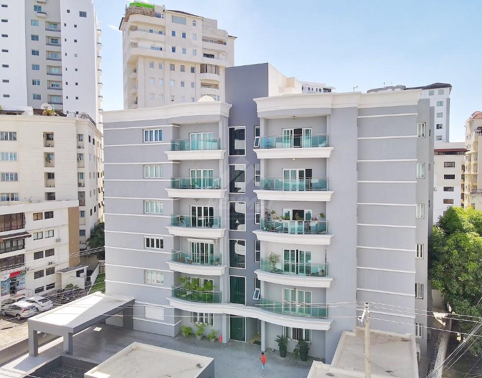 APARTAMENTO REMODELADO Y ESPACIOSO LA TRINITARIA STGO. en Licey al Medio - Imagen 1