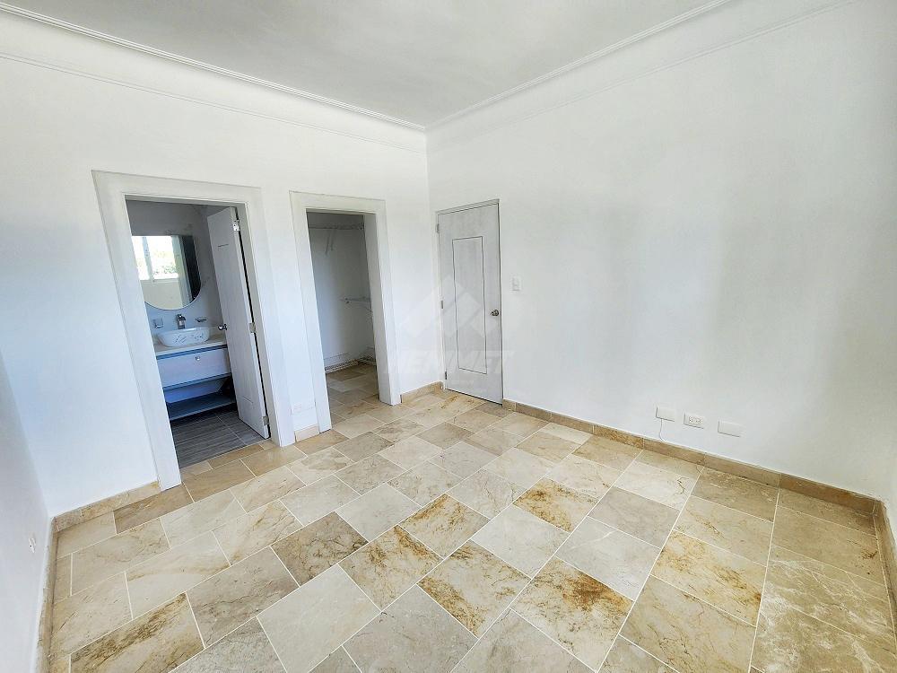 APARTAMENTO REMODELADO Y ESPACIOSO LA TRINITARIA STGO. en Licey al Medio - Imagen 9